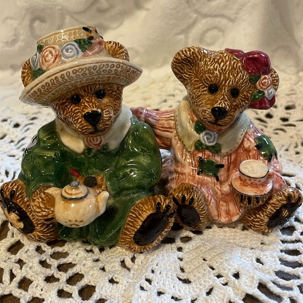 Boyds Bears Salt and Pepper Shakers